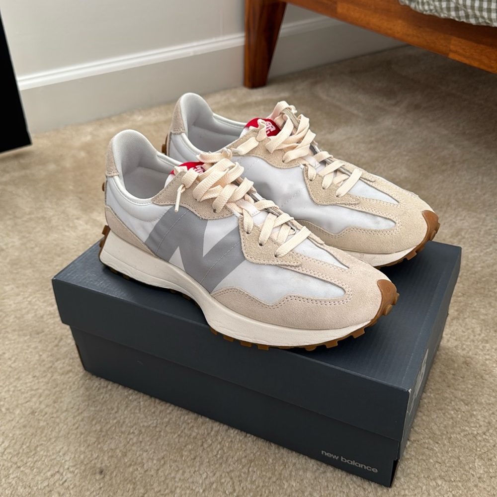 New Balance 327